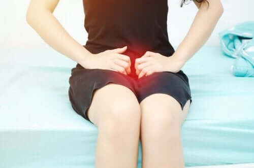 Kvinde med smerter i underliv