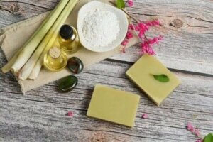 De videnskabeligt beviste sundhedsmæssige fordele ved citronellaolie