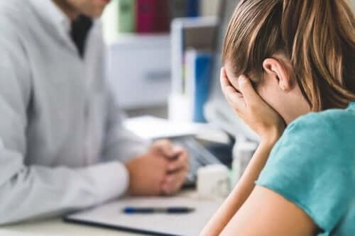 Deprimeret kvinde ved læge