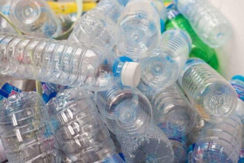 Plastikflasker kan indeholde hormonforstyrrende stoffer