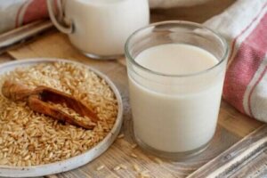 Vegetabilsk mælk: Egenskaber og fordele
