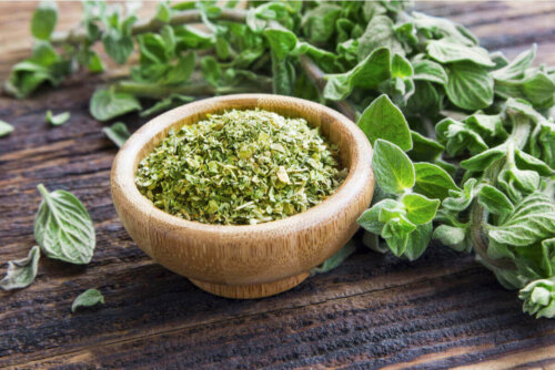 Oregano i skål