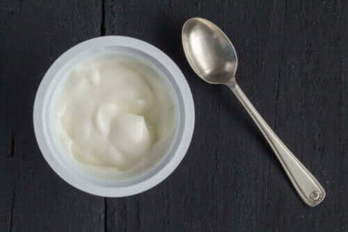 Yoghurt er eksempel på gode fødevarer for ældre