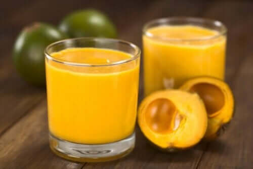 Juice af frisk frugt