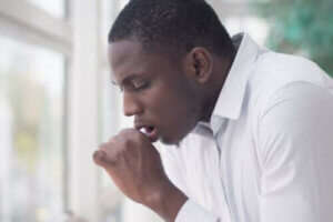 Hvad betyder hoste med grønt slim?