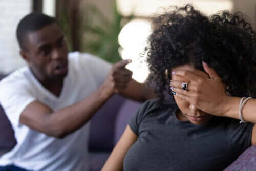 Hvad man skal gøre, hvis ens partner er verbalt voldelig