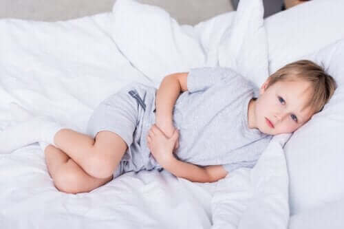 Hjemmemidler til mavekatar hos børn