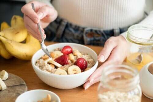 Er det sundt at spise havregryn til morgenmad?