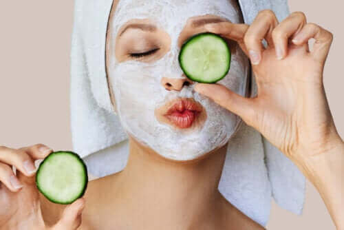 Hvordan fungerer ansigtsmasker på huden?