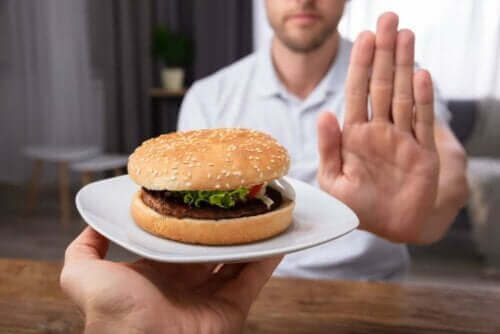 Mand afviser burger