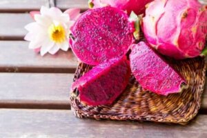 Opdag egenskaberne ved den eksotiske pink dragefrugt