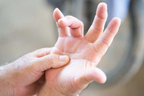 Springfinger: Primære symptomer og behandlinger