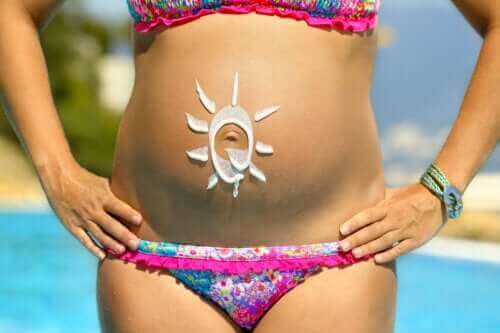 Er det risikabelt at tage sol under graviditet?