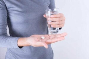 Non-syre, non-opioide smertestillende