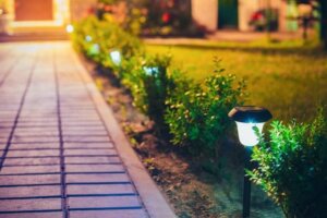 Sådan kan man lave udendørs lanterner til at pynte i haven