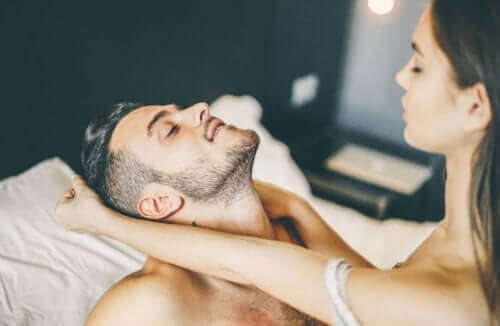 Par i seng har sex