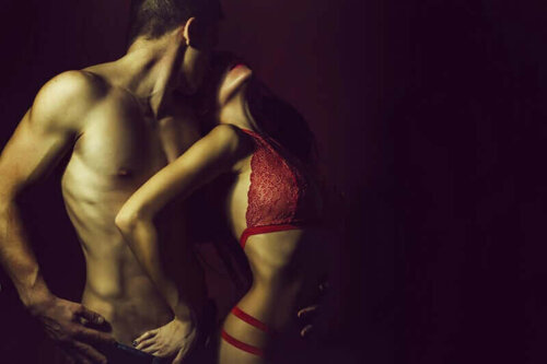 Sexet billede af par i undertøj