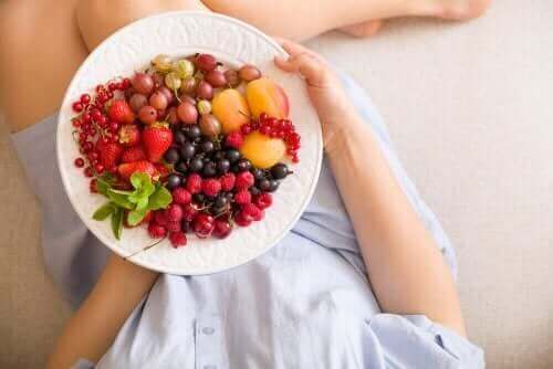 Tallerken med frugter