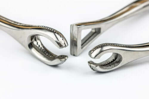 Værktøj til piercing