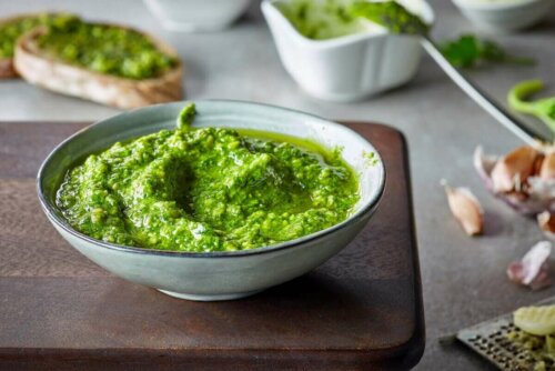 Flere typer af basilikum er gode til at lave pesto
