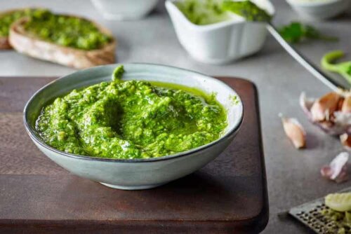 Man kan fryse basilikum i form af pesto