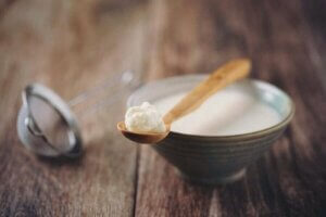 Hvad er vandkefir? Fordele, anvendelse og en opskrift