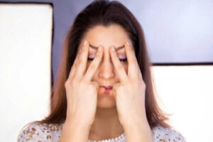 Asymmetriske ansigter: Hvad der forårsager dem, og hvordan de behandles