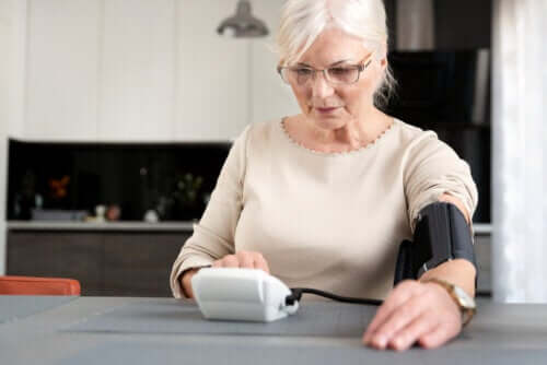 Overgangsalder og hypertension: Hvordan hænger de sammen?