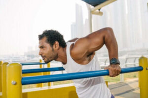 Tricep dips: Egenskaber og variationer