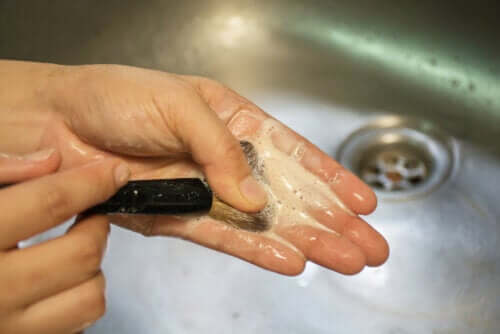 Sådan kan man rengøre og opbevare skønhedsprodukter derhjemme