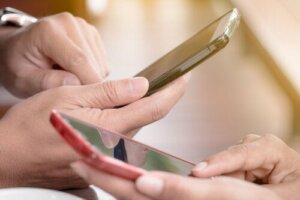 De 10 mobiltelefoner, der udsender mest stråling