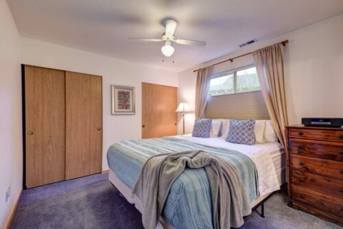 Et smukt soveværelser kombinerer de vigtigste elementer i indretning