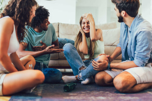 Venner har det sjovt sammen