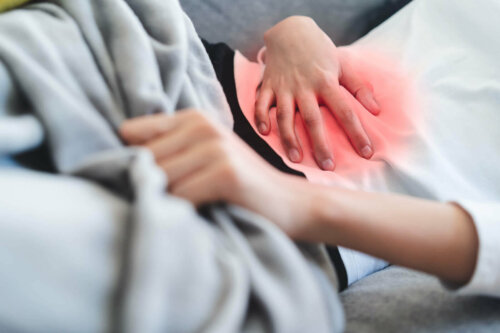 Person med bækkensmerter