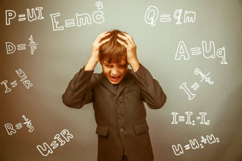 Dreng er frustreret over matematik