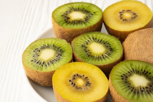 Forskellene mellem grøn og gul kiwi