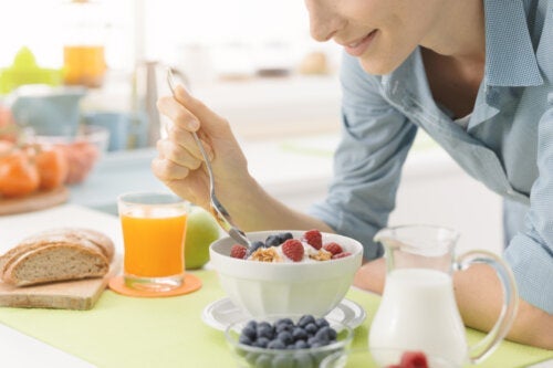6 eksempler på mættende, velsmagende og sund morgenmad