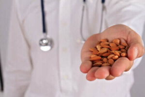 Laetrile eller amygdalin: Anvendelse, egenskaber og risici