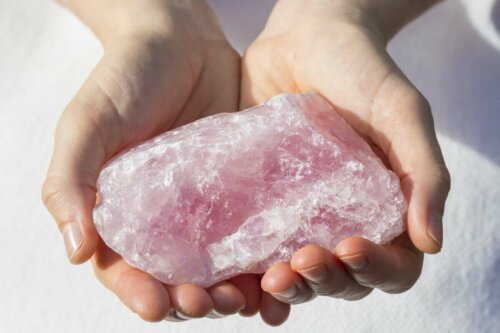 Rosakvarts er eksempel på sten til healing