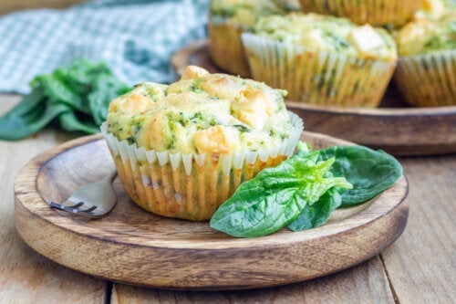 To måder at tilberede spinatmuffins på