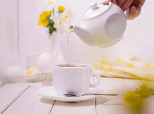 Styrk leveren med denne te med persille og mynte