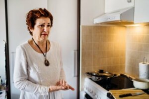 Solnedgangssyndrom hos ældre mennesker: Hvordan kan det behandles?