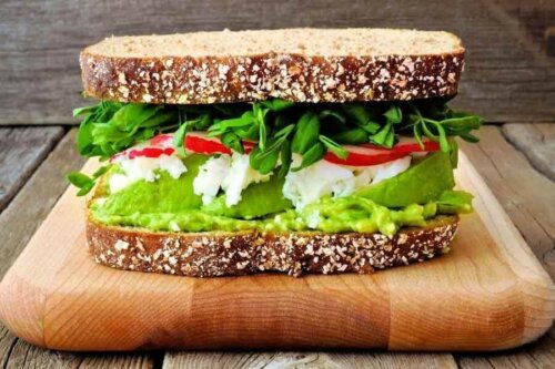 En lækker grøntsagssandwich