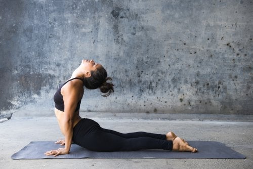 5 yogaøvelser til at tabe sig