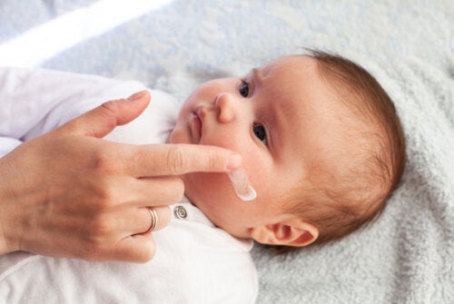 Pleje af babyhud: Ingredienser, der skal undgås i produkter