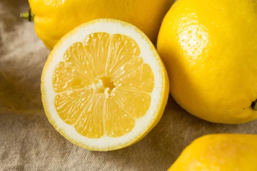 En frisk citron