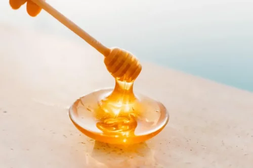 Honning indgår i denne opskrift til at få brugt rester