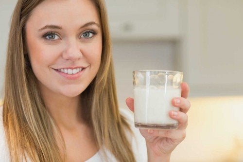 Fire opskrifter på de vigtigste typer plantemælk