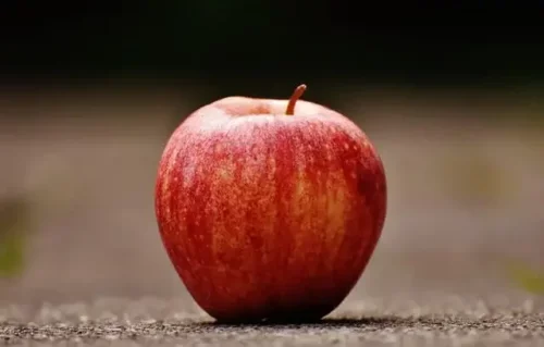 Et rødt æble