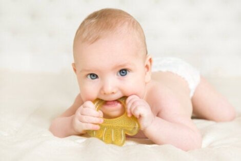 Vægt, søvn og udvikling hos måneder gamle babyer